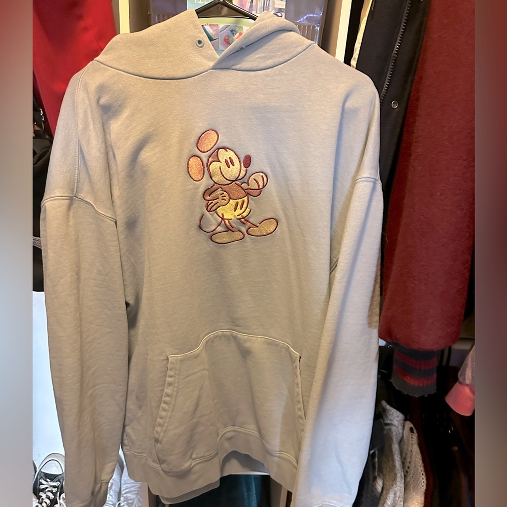 Disney world Mickey Mouse Sweater Size XL